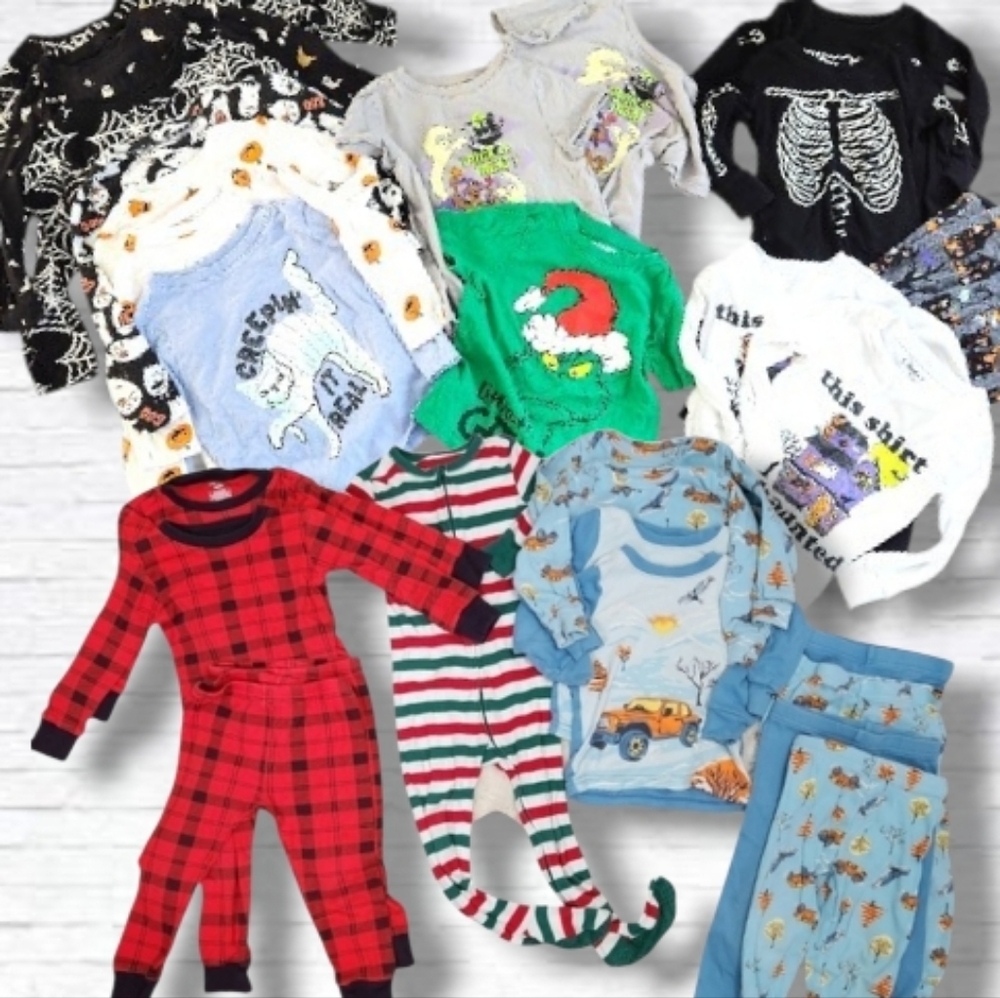 2/3T Girls Unisex Halloween/Christmas Holiday Tops & Pajamas 32-Piece Bundle